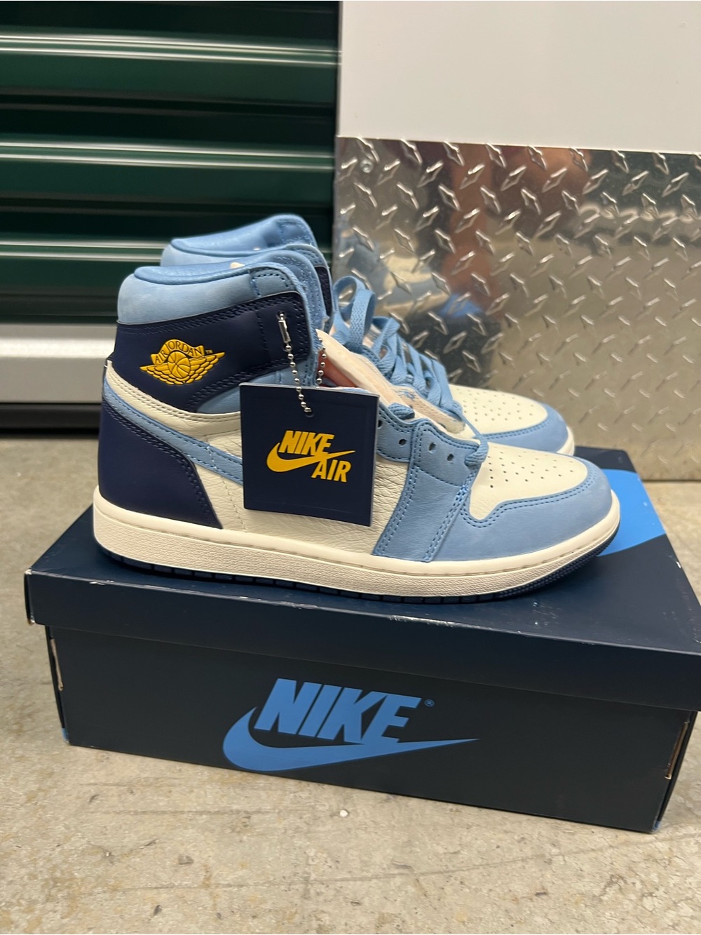 Jordan 1 Retro High OG “First in Flight” FD2596-400 Brand New size 7.5m-9w - Picture 3 of 12